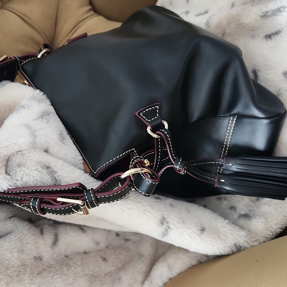 Dooney & Bourke, Black Leather Hobo Shoulder Bag - Picture 15 of 16